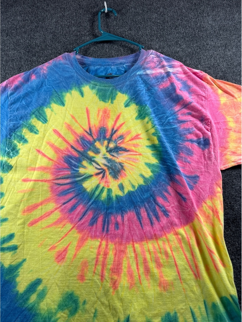 Mens XL Tie Dye T Shirt Rainbow Spiral Blue Pink Yellow Green Hippie Festival